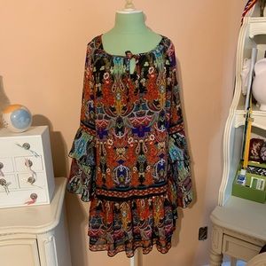 Venus NWT paisley peasant sleeve dress